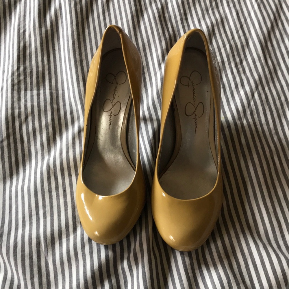 Jessica Simpson Beige 5.5 Heels